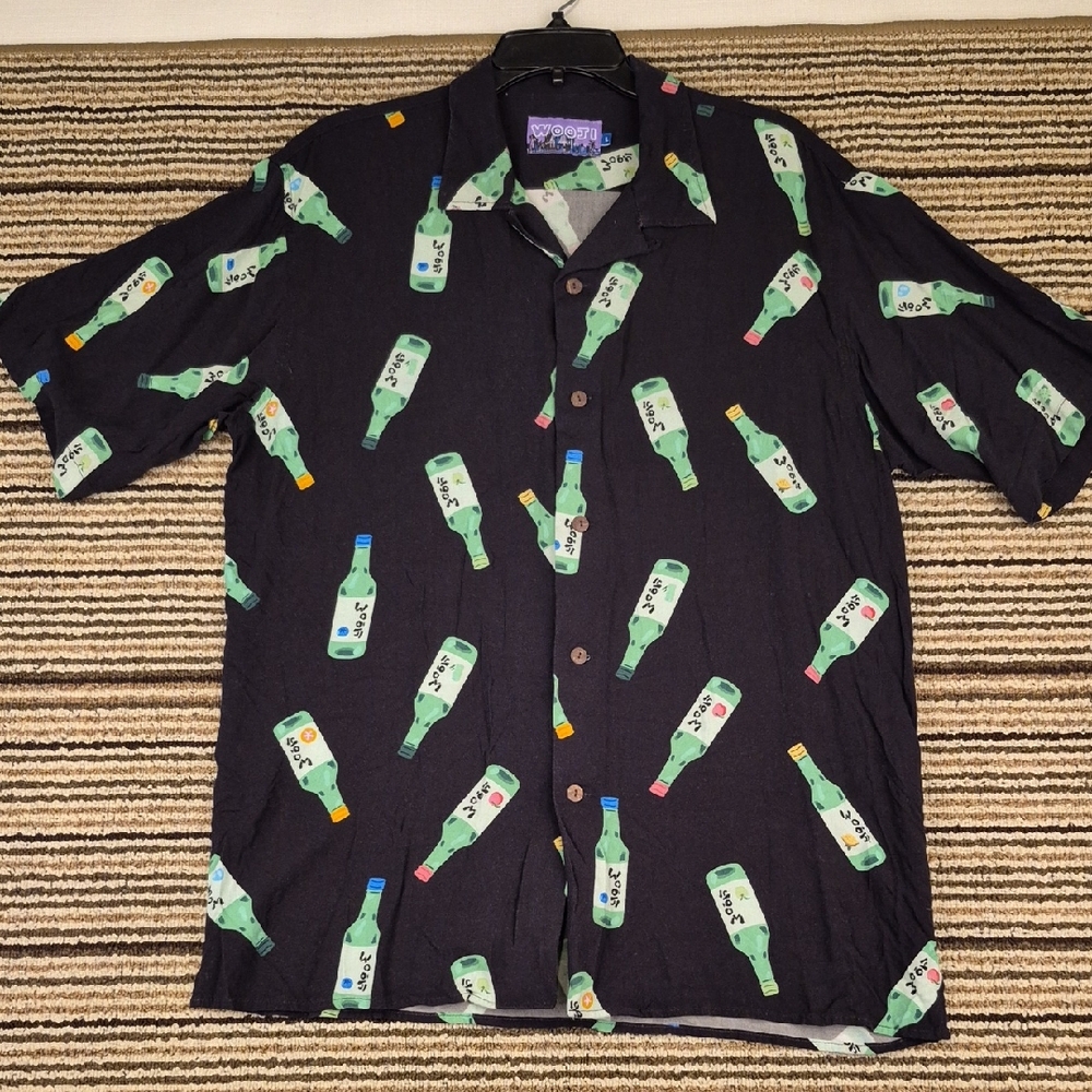 WOOJI Los Angeles Bottles Rayon Black Green Large Button Down Short Sleeve Shirt